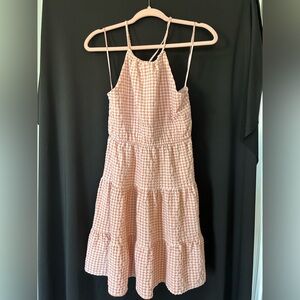 GUESS Pink Gingham Dress. Great quality with even better comfort !